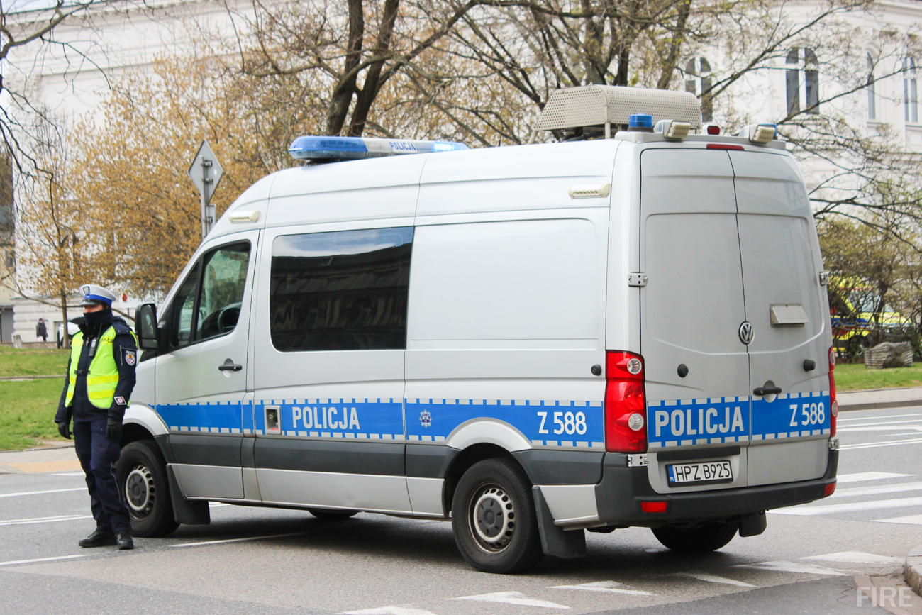 Z588 - Volkswagen Crafter - Komenda Stołeczna Policji